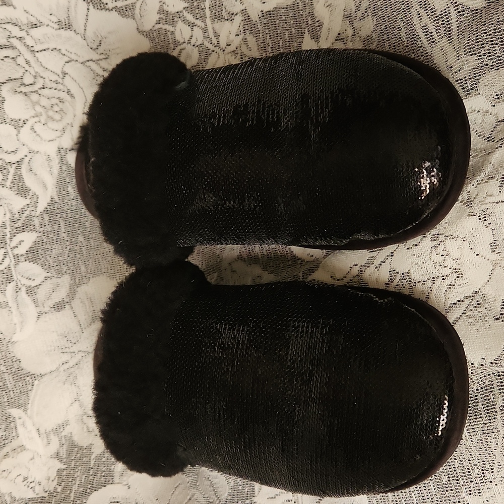 Women's Ugg Black Sequins  Slip on Slippers  Sz 8  *AS IS*